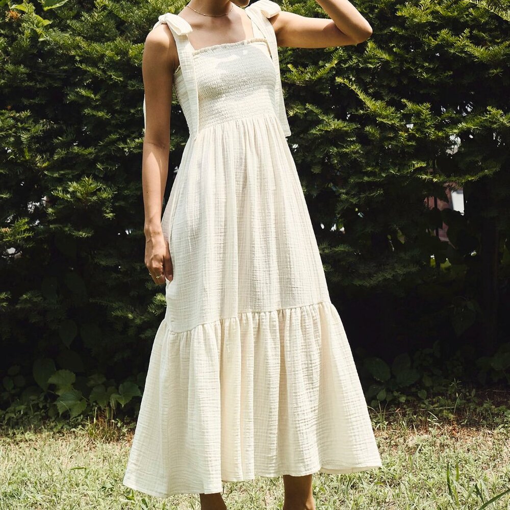 NOTHING FITS BUT Momoka Maternity Bridal Shower Dress in Eggshell, Medium